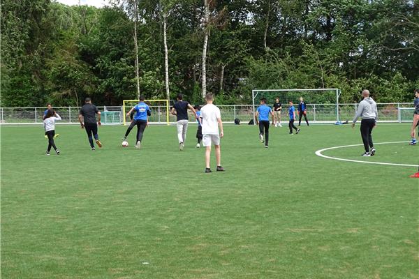 Aménagement terrain de football synthétique KS Elen - Sportinfrabouw NV